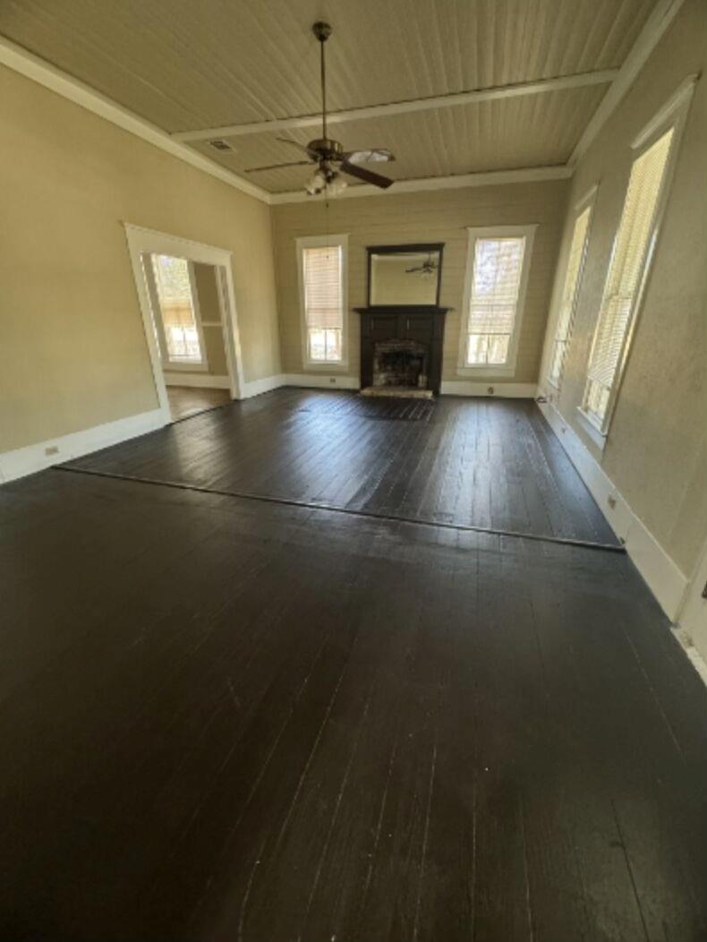 302 S Burleson St Property Photo 3