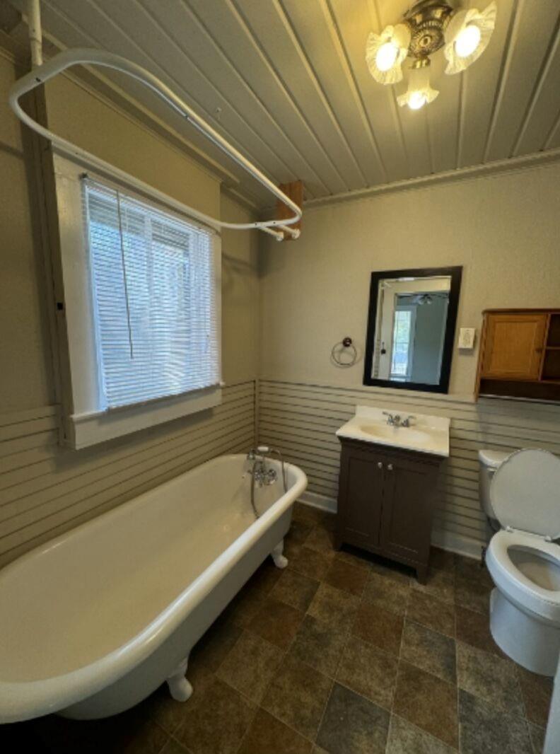 302 S Burleson St Property Photo 5