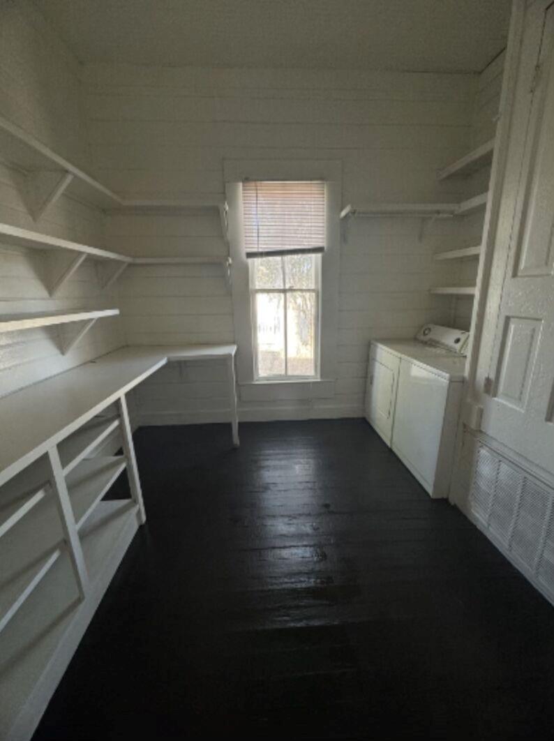 302 S Burleson St Property Photo 10
