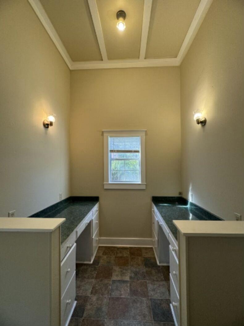 302 S Burleson St Property Photo 12
