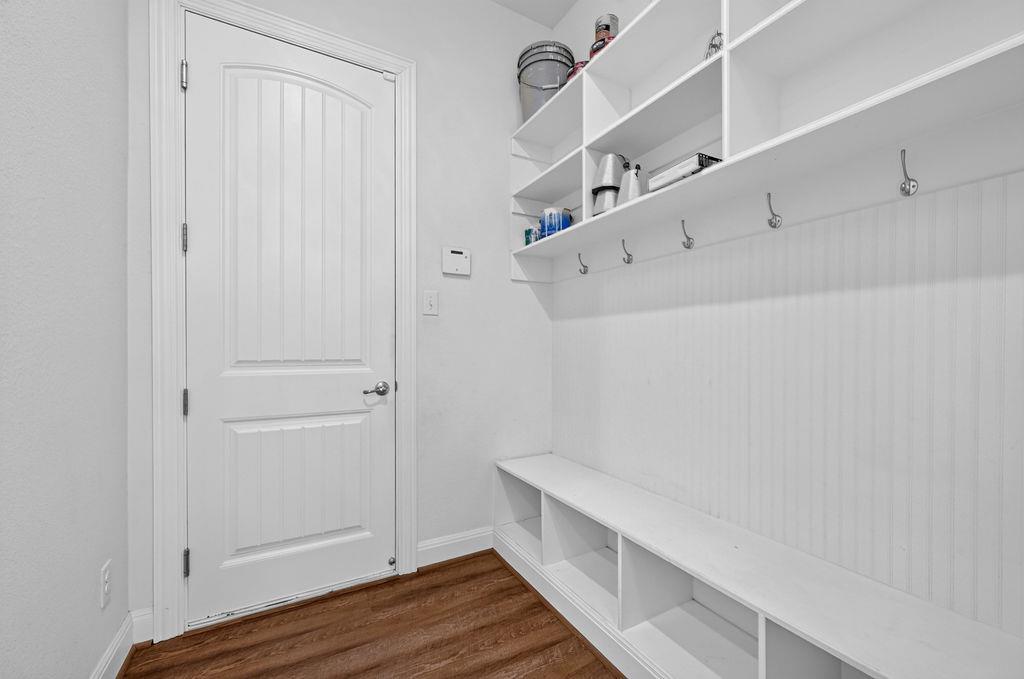 4117 Brean Down Rd Property Photo 4