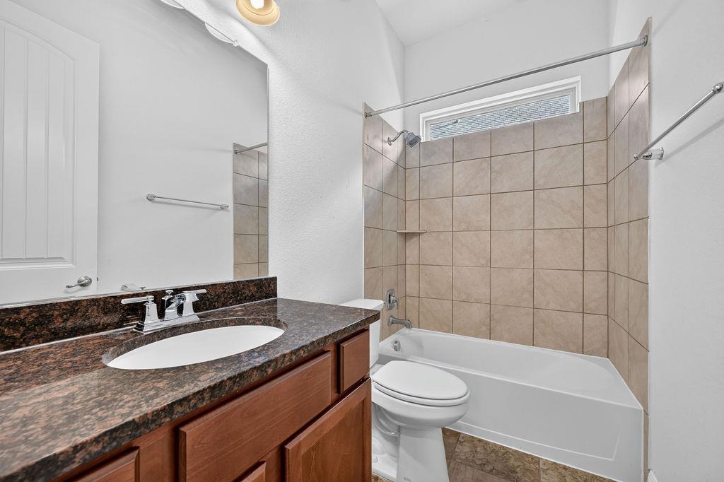4117 Brean Down Rd Property Photo 8