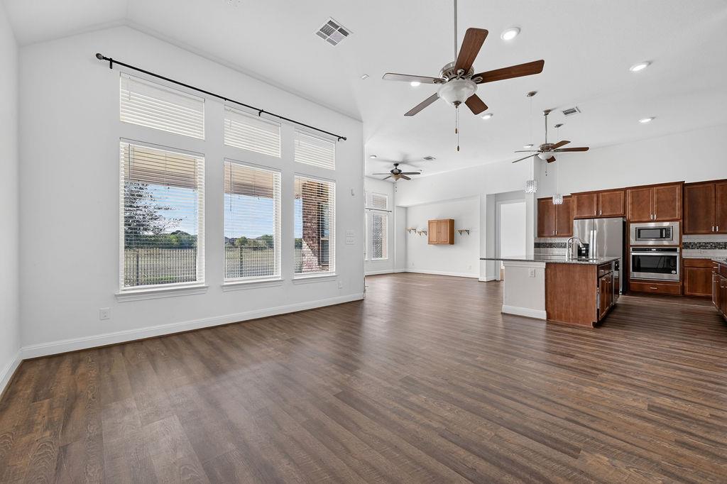 4117 Brean Down Rd Property Photo 11