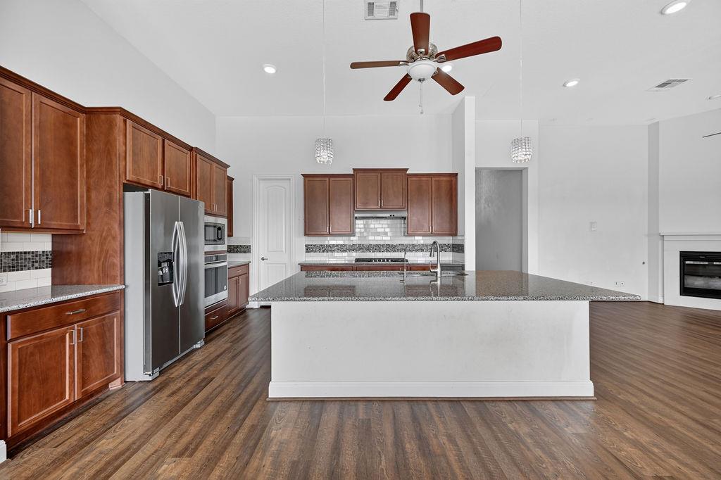 4117 Brean Down Rd Property Photo 13