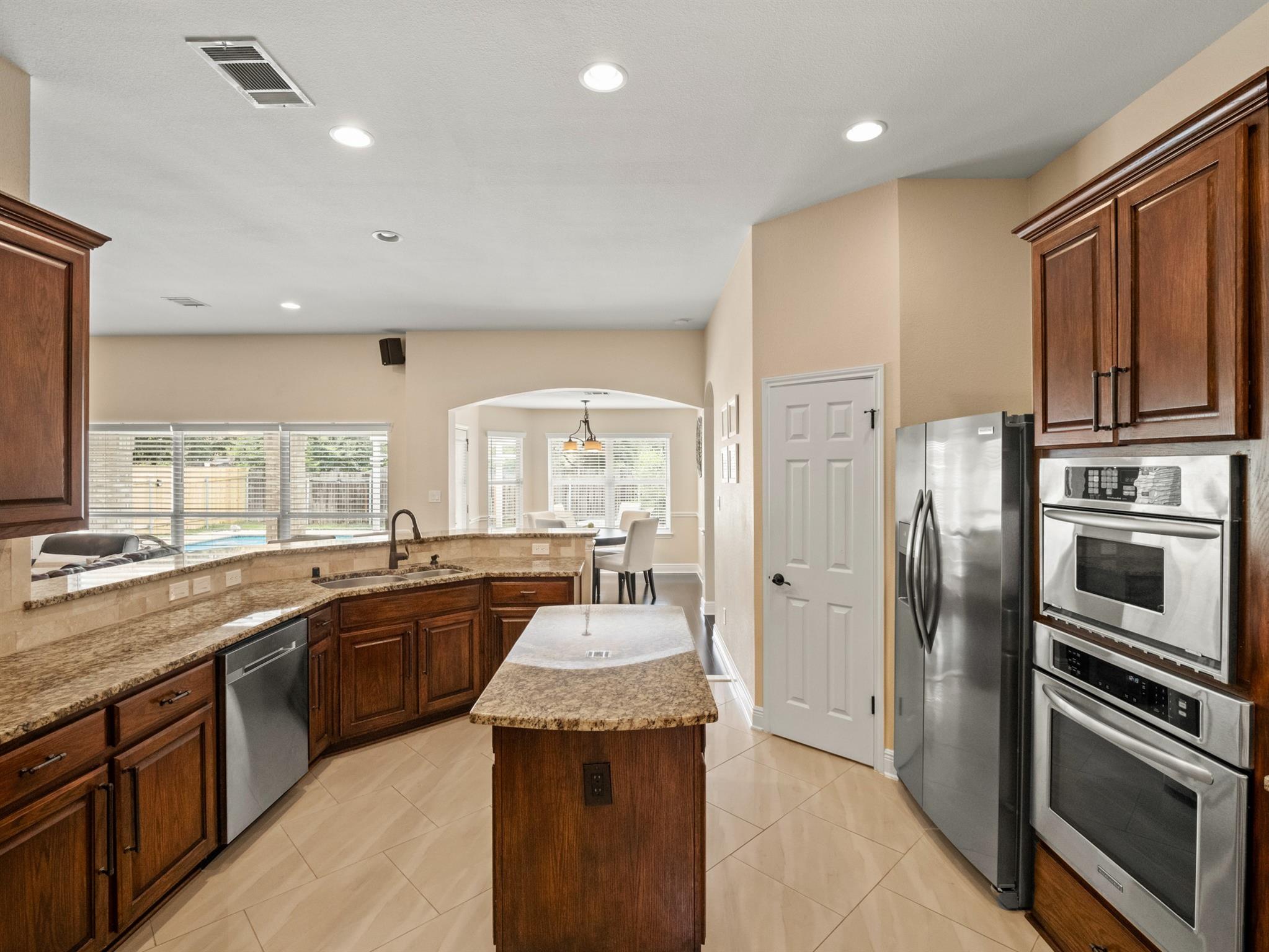 2520 Butler National Dr Property Photo 11