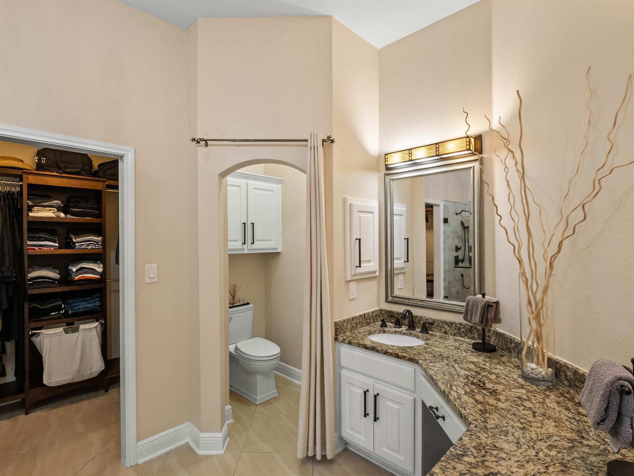 2520 Butler National Dr Property Photo 27