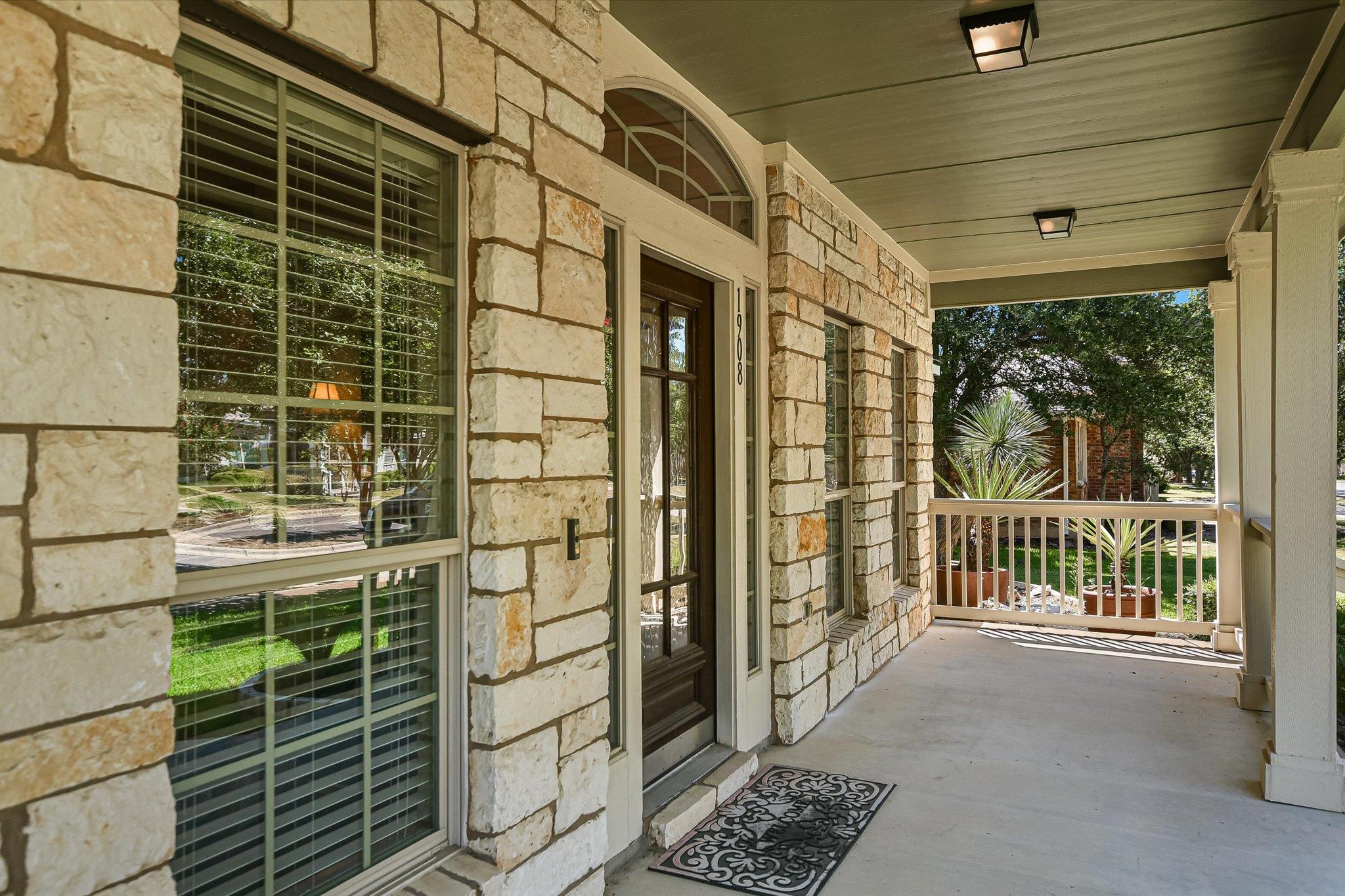 1908 Main St Property Photo 5