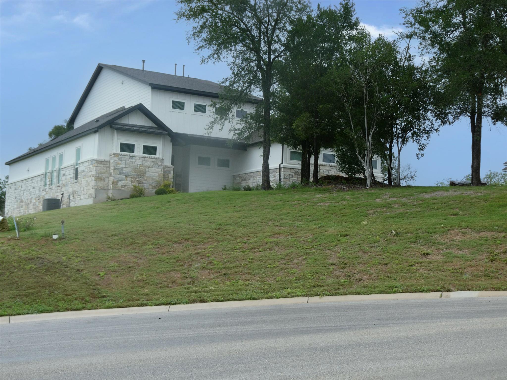116 Merlin Ct Property Photo 2