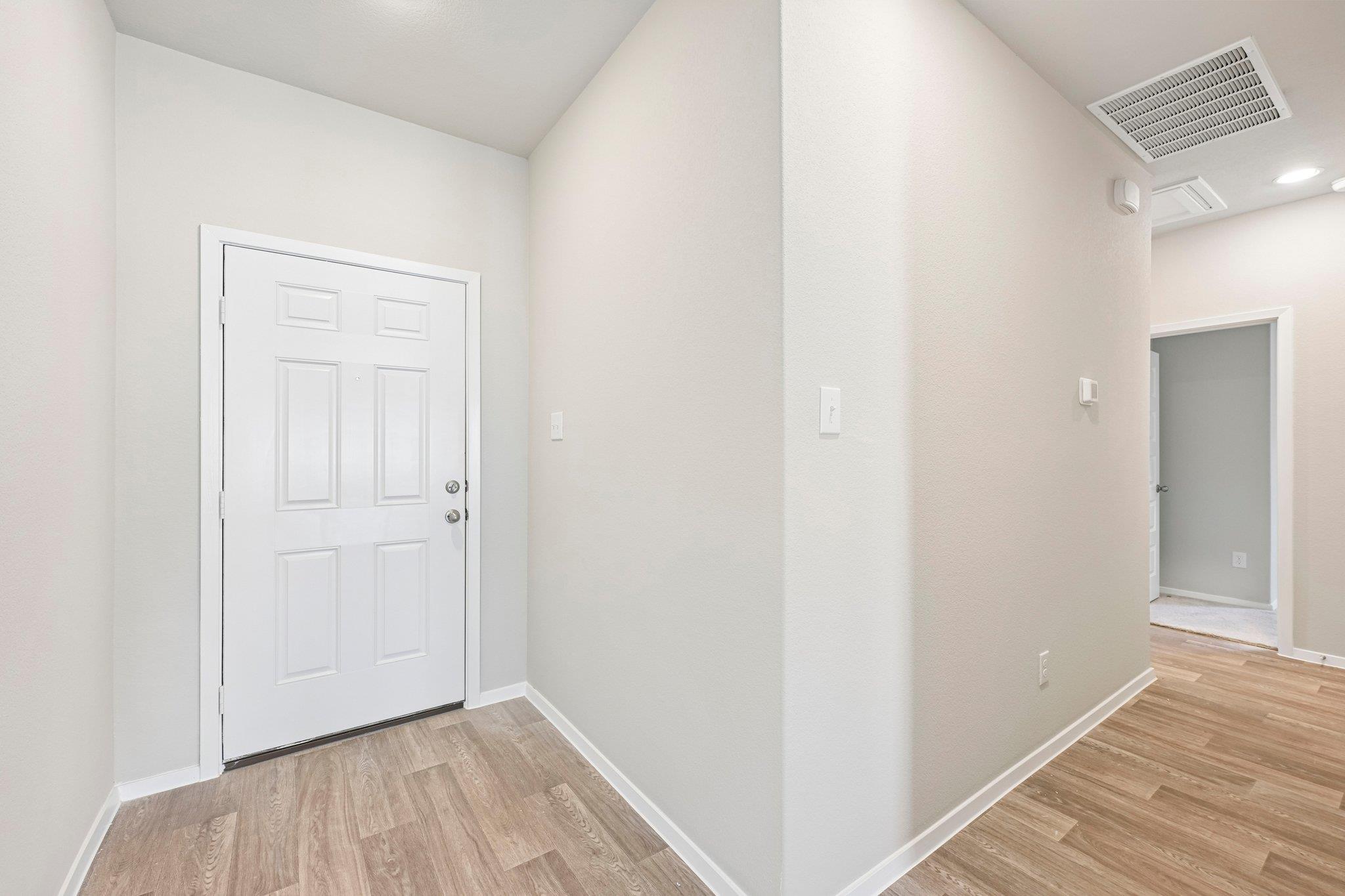 358 Golden Paint Trl Property Photo 4