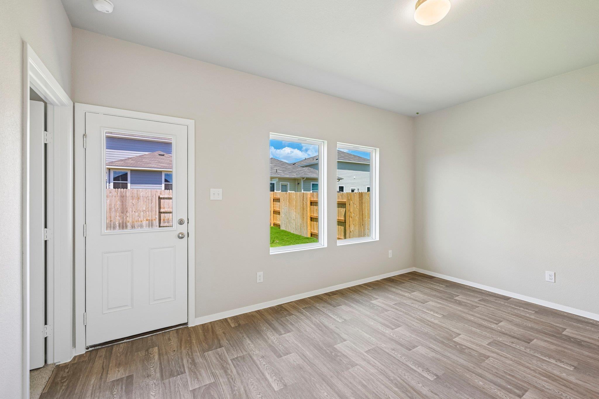 358 Golden Paint Trl Property Photo 10