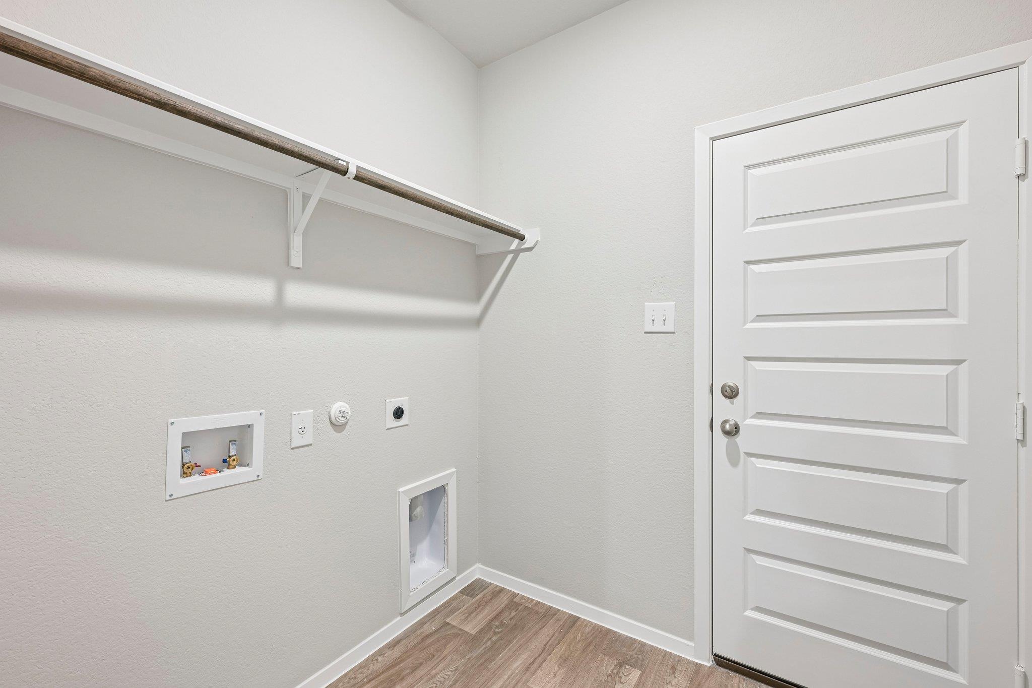 358 Golden Paint Trl Property Photo 24