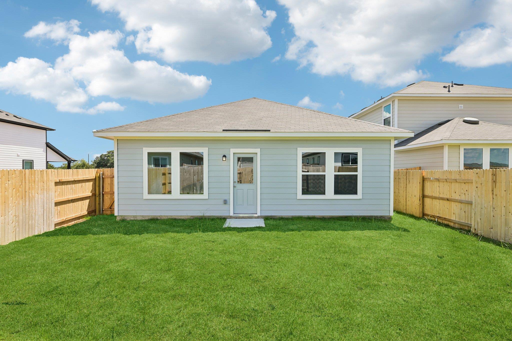 358 Golden Paint Trl Property Photo 25