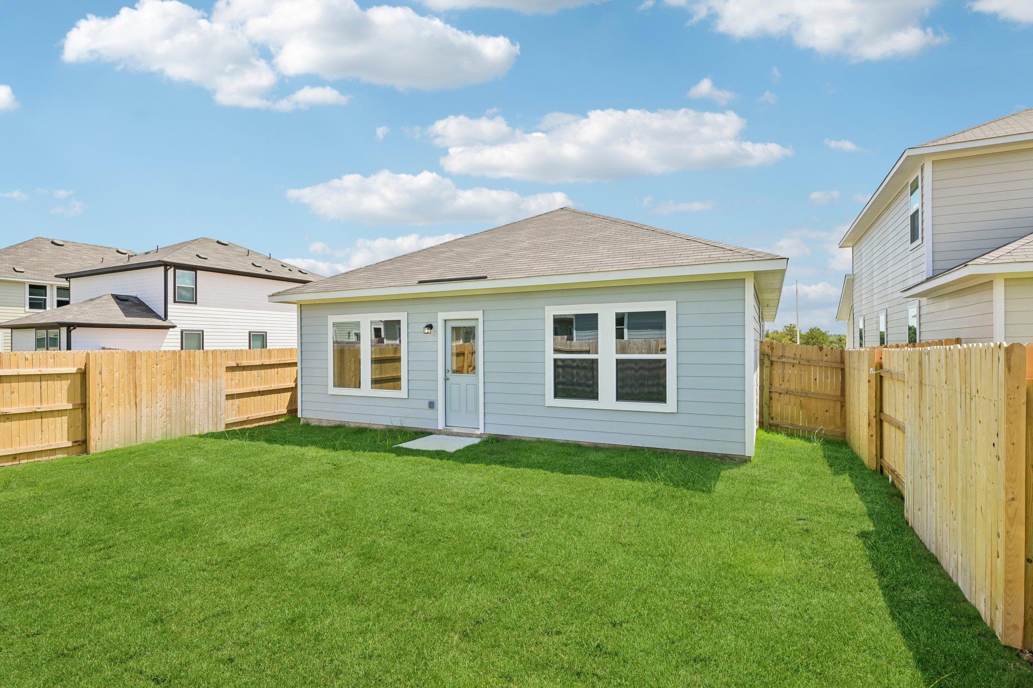 358 Golden Paint Trl Property Photo 26