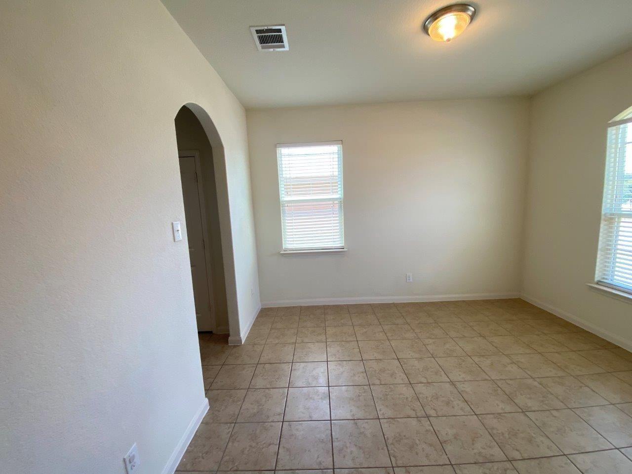 408 Farmer Ln Property Photo 6