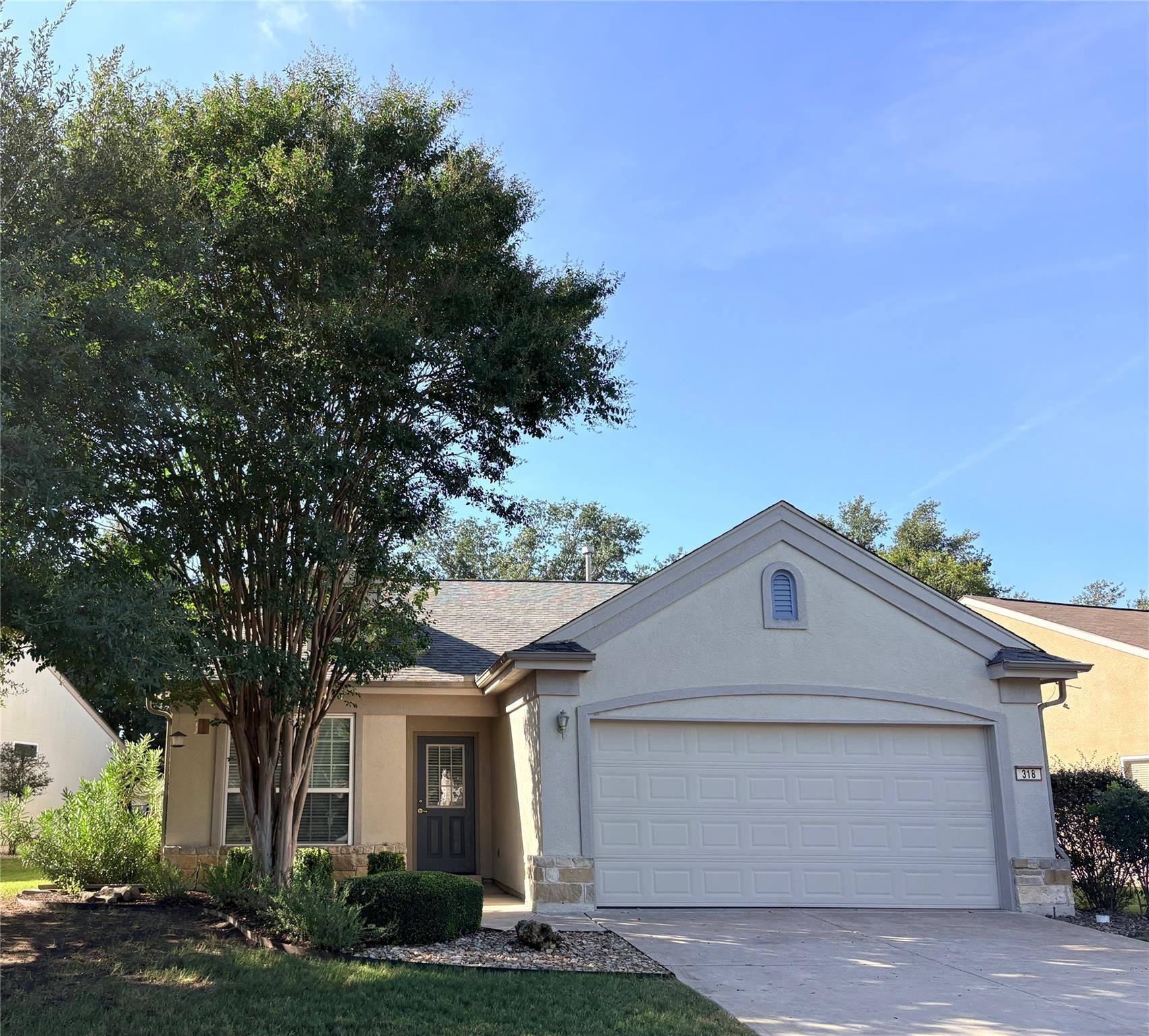 318 Crockett Loop Property Photo 1