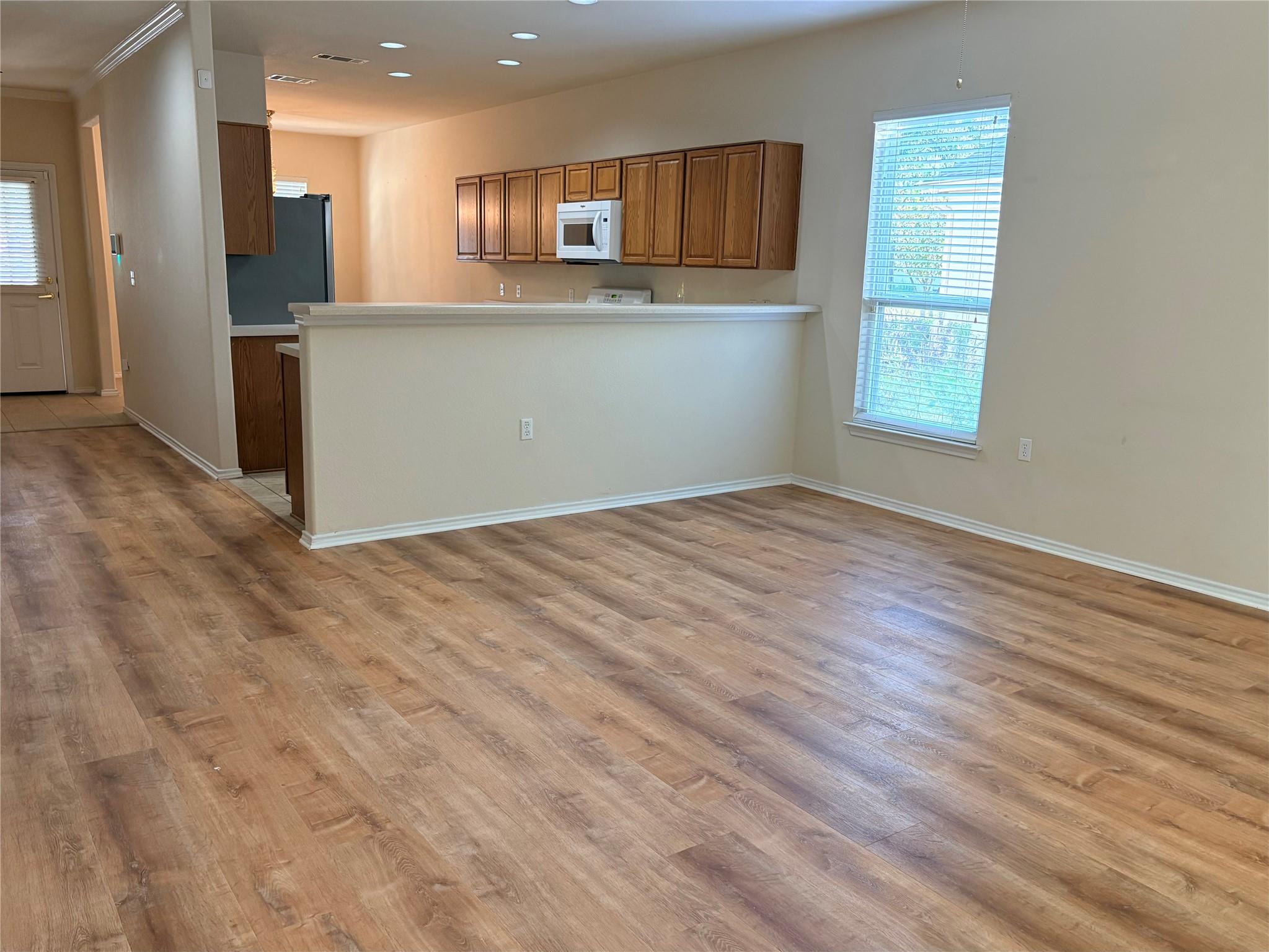 318 Crockett Loop Property Photo 3