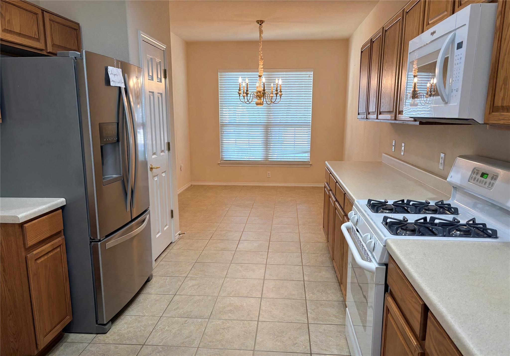 318 Crockett Loop Property Photo 7