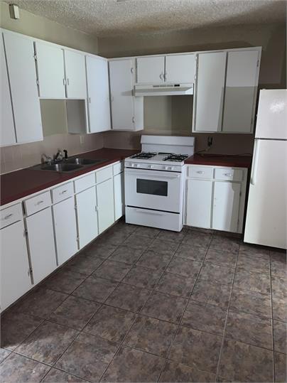 1024 N Pecos St B Property Photo