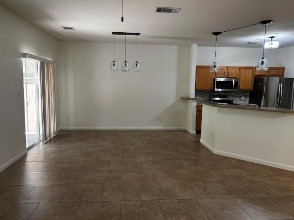 7501 Shadowridge Run #121 Property Photo 3