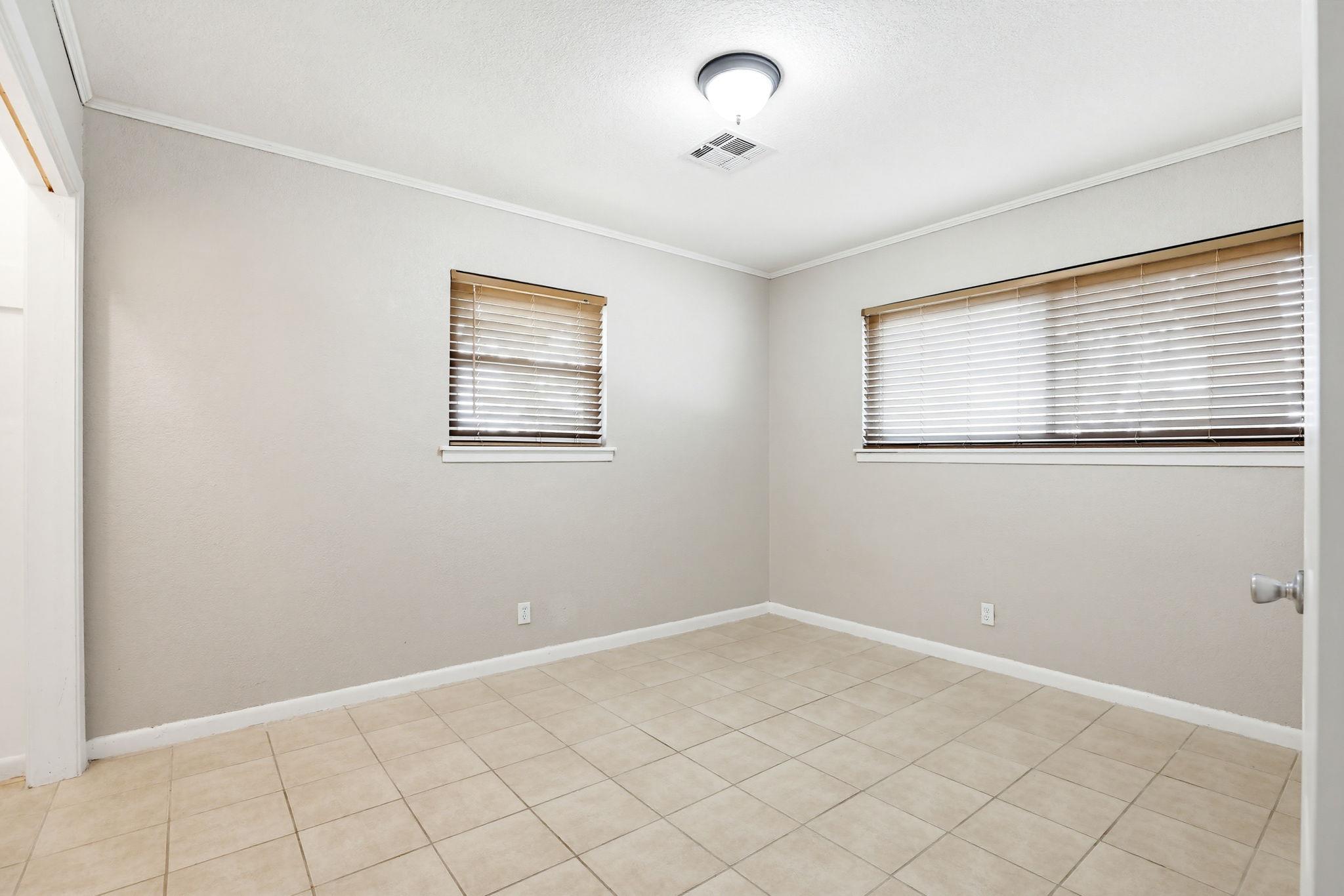 125 Glendale St Property Photo 16