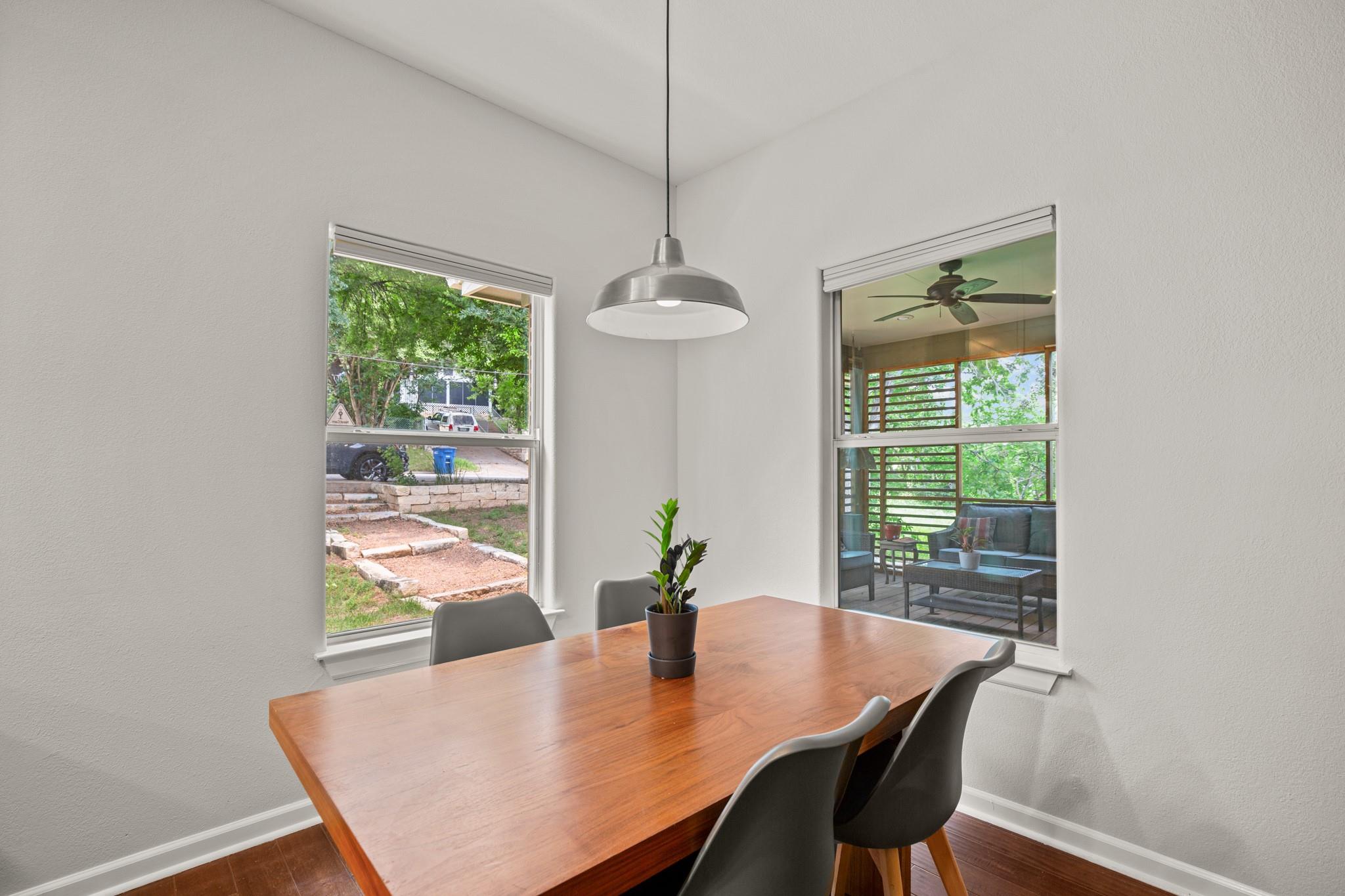 2111 E 8th St Property Photo 9