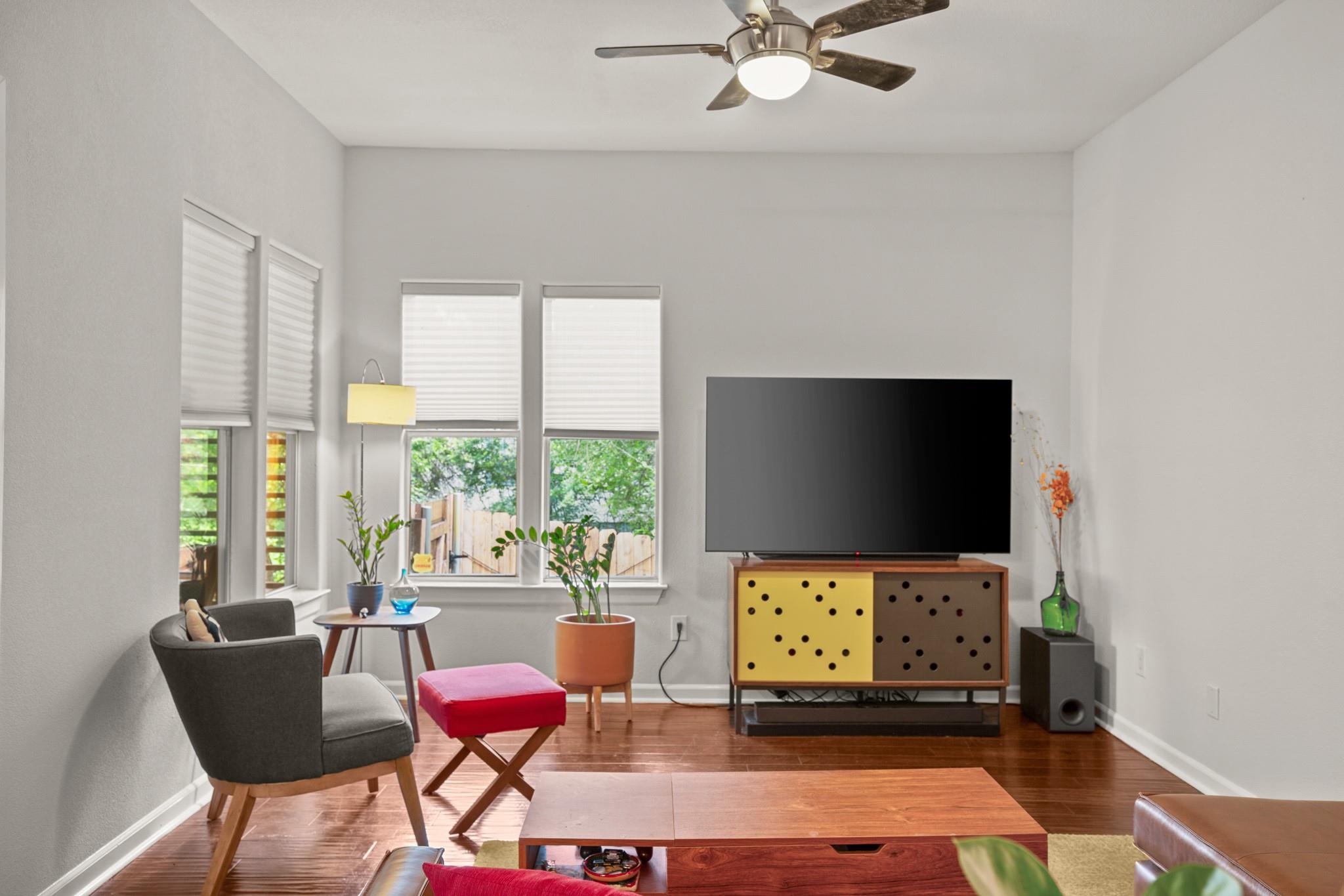 2111 E 8th St Property Photo 11