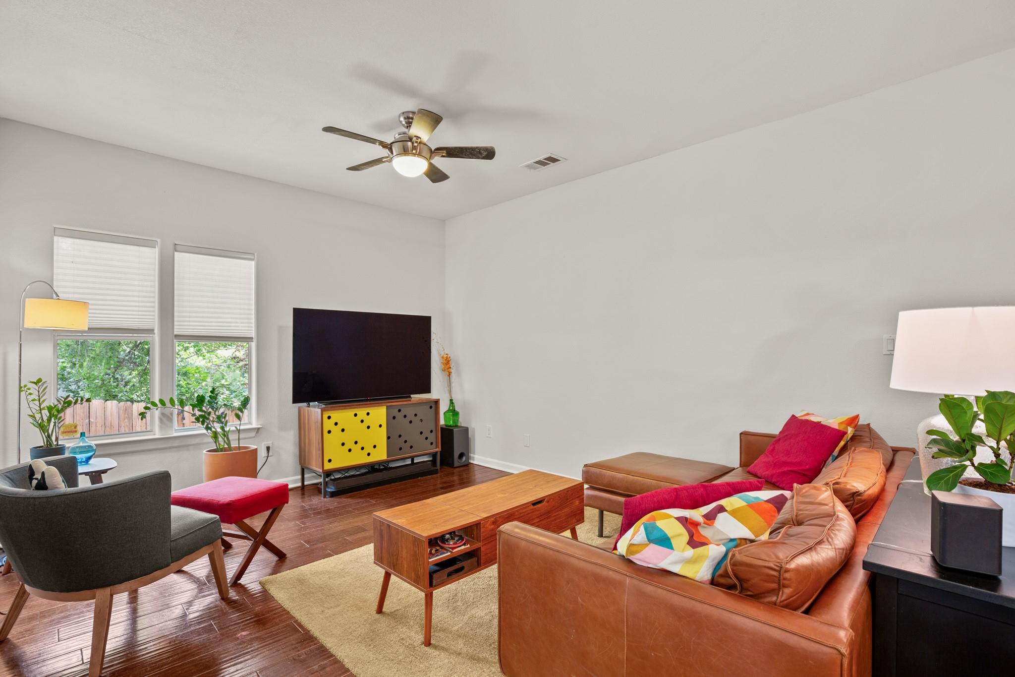 2111 E 8th St Property Photo 12