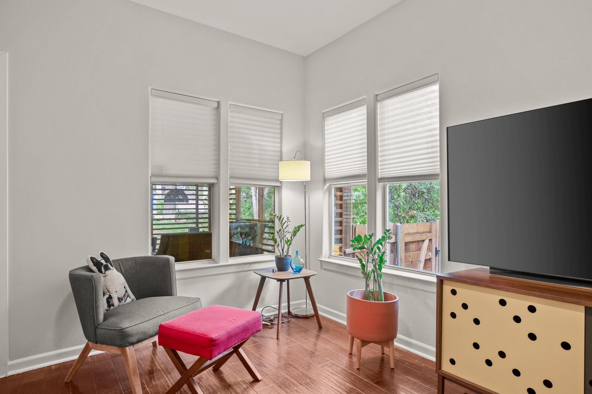 2111 E 8th St Property Photo 14