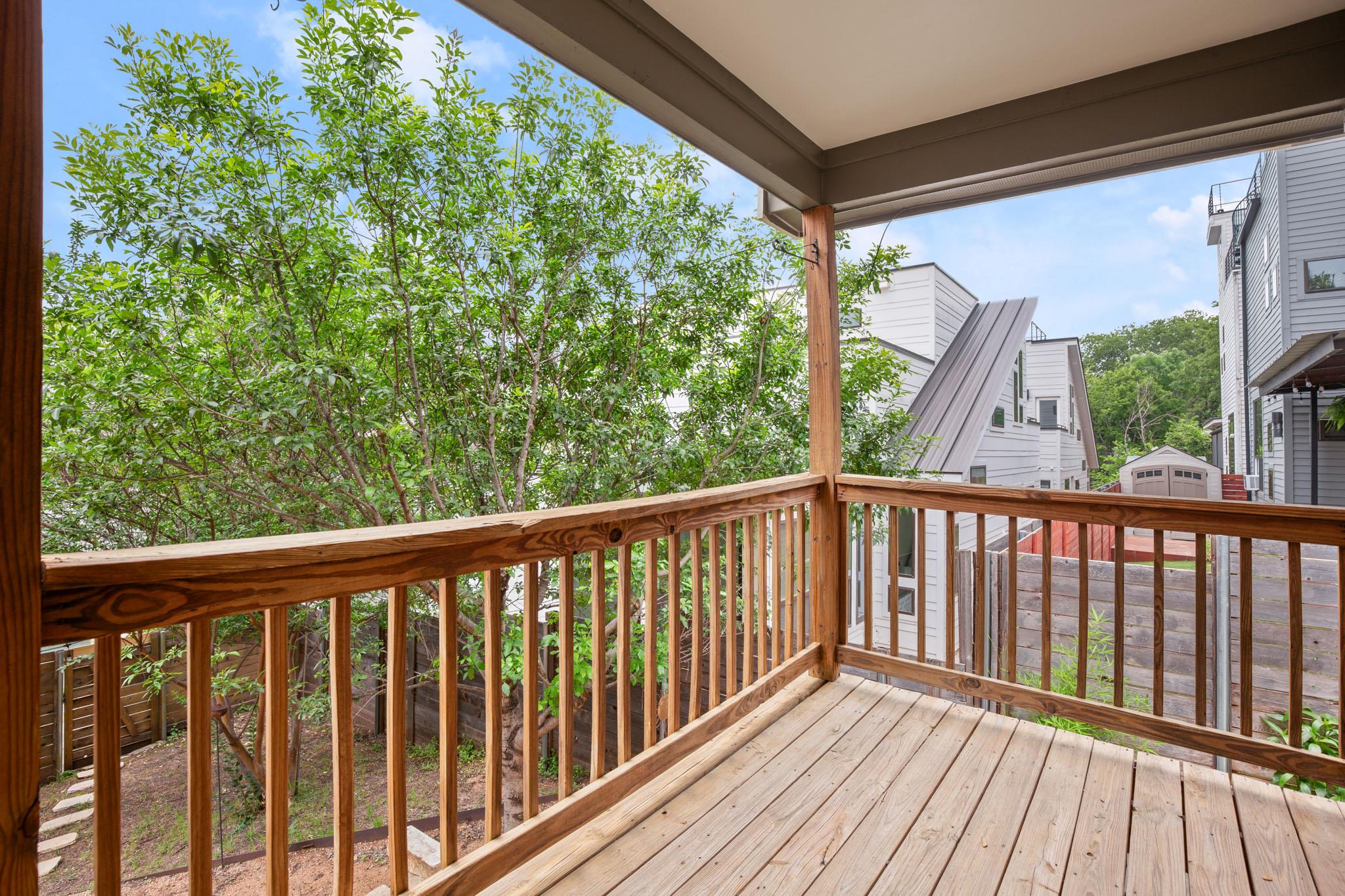 2111 E 8th St Property Photo 22