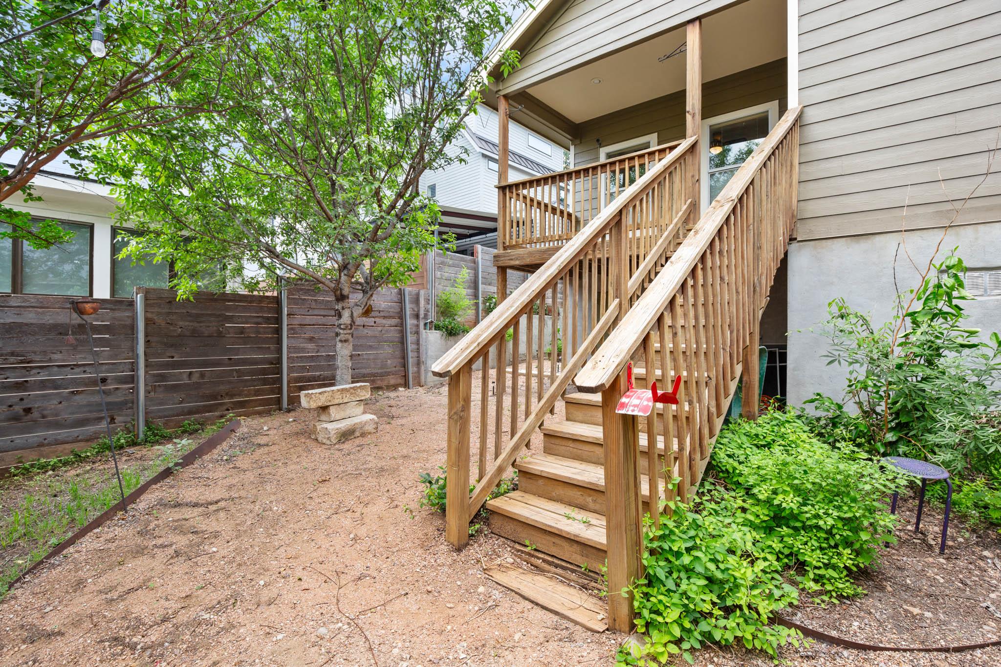 2111 E 8th St Property Photo 24