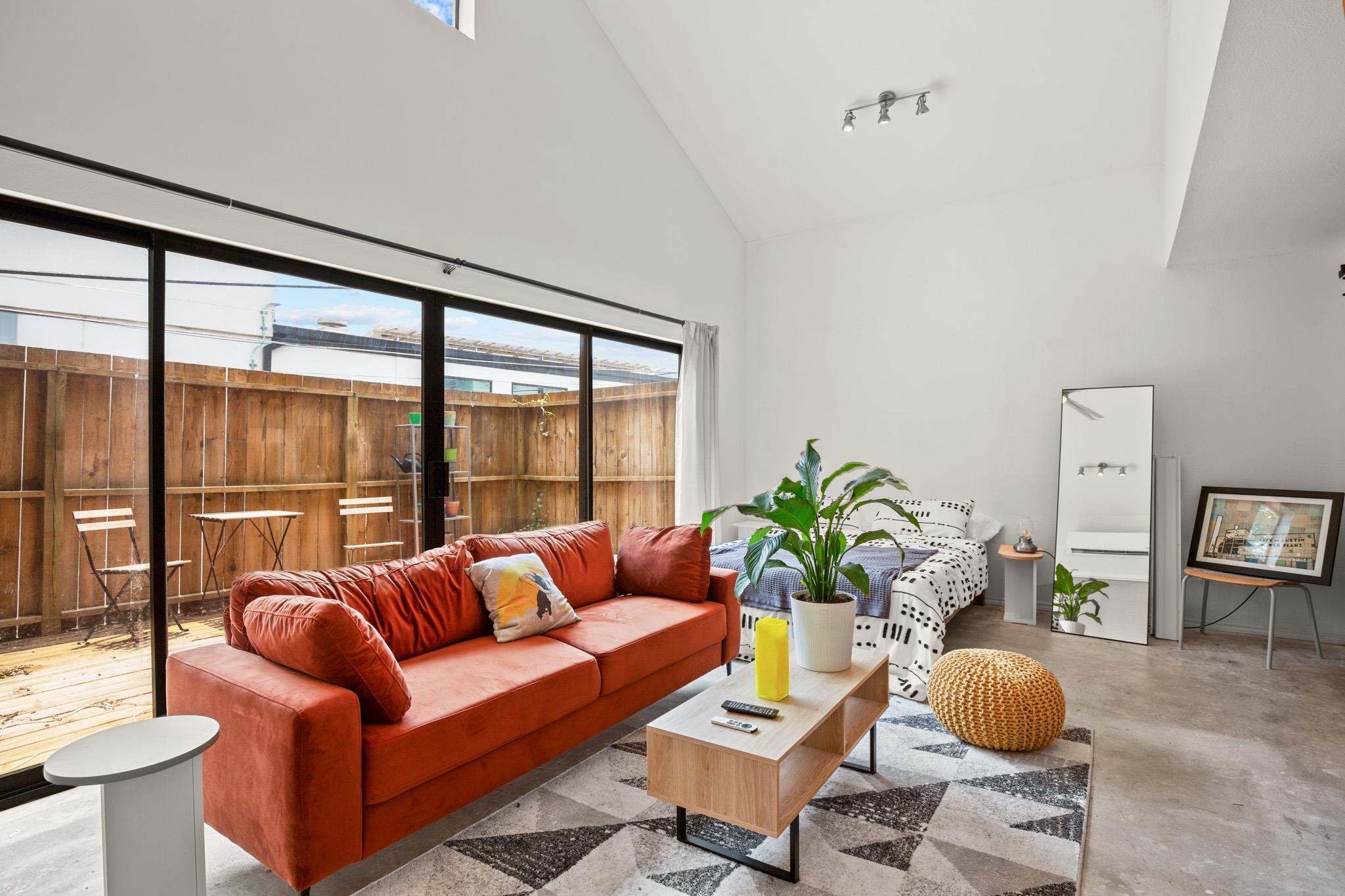 2111 E 8th St Property Photo 28