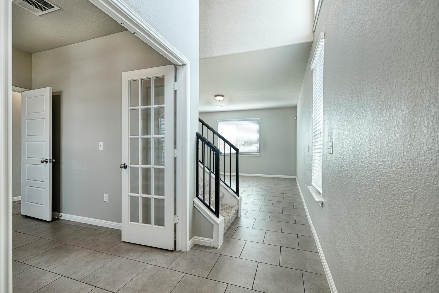 100 Northern Flicker St Property Photo 2