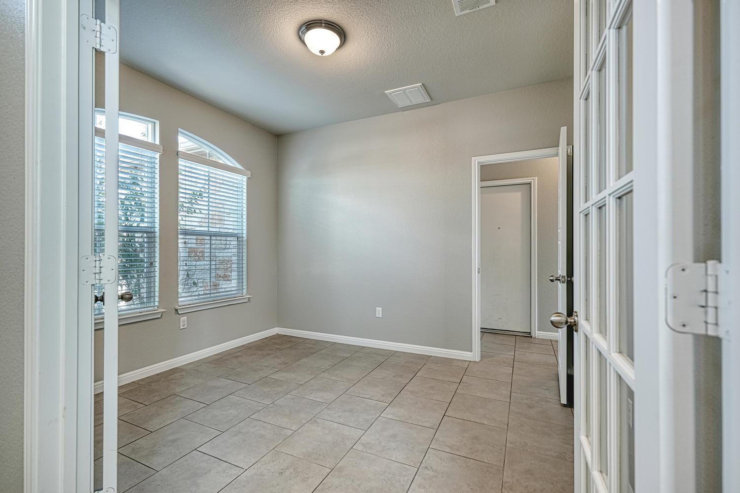 100 Northern Flicker St Property Photo 3