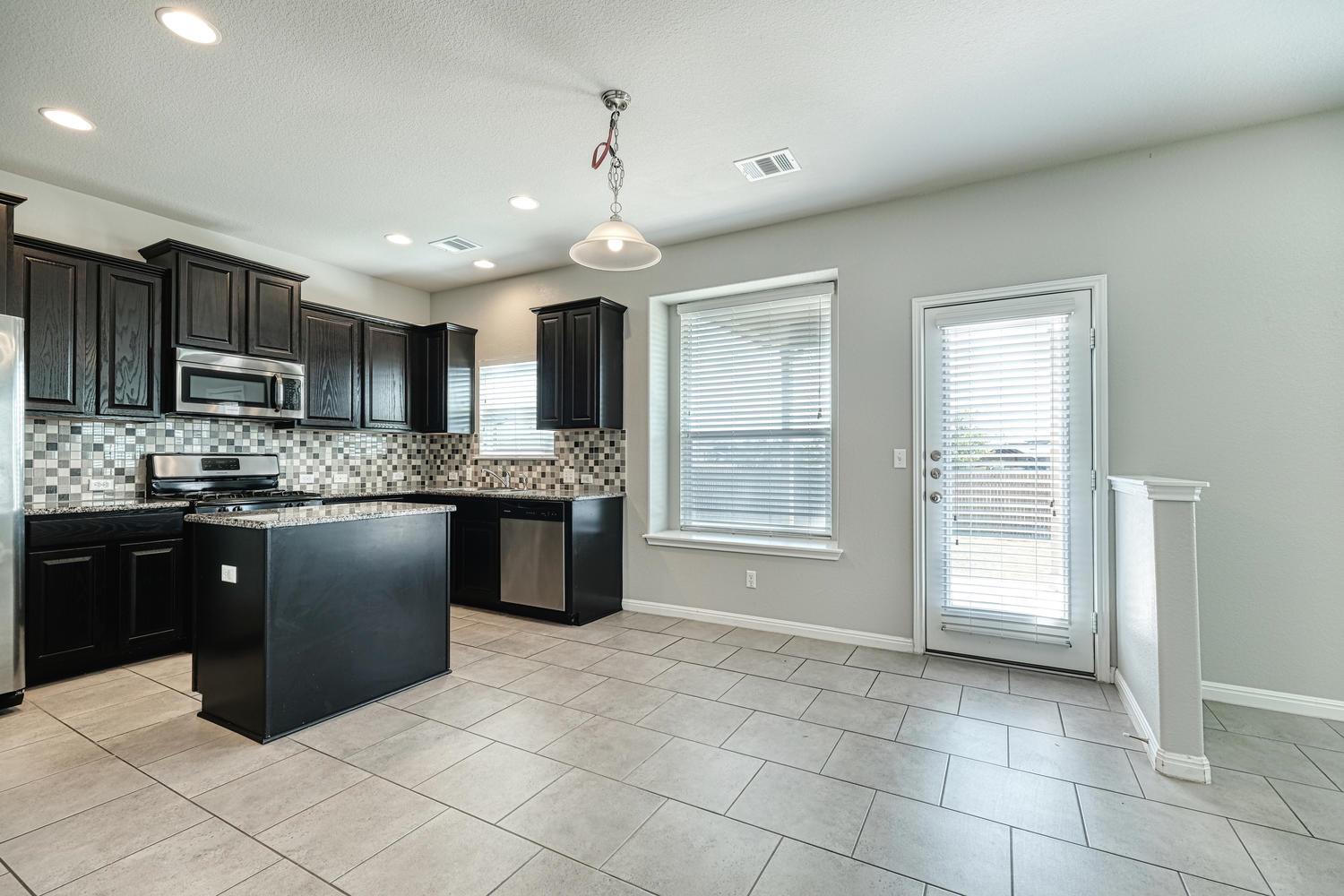 100 Northern Flicker St Property Photo 6