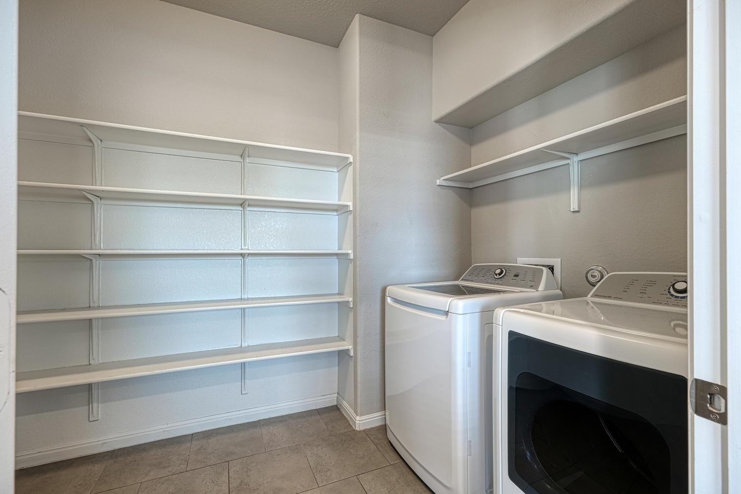 100 Northern Flicker St Property Photo 8