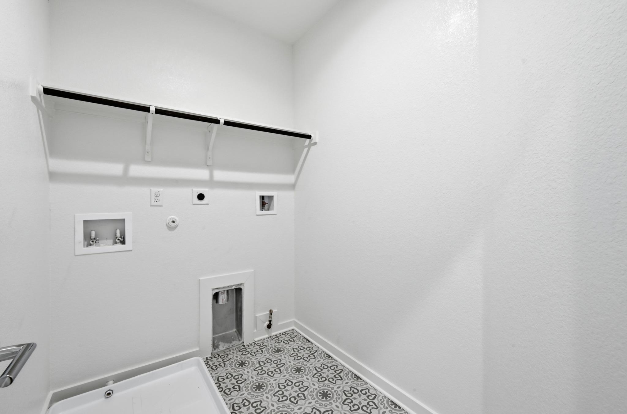 513 Burlington Dr #b Property Photo 22