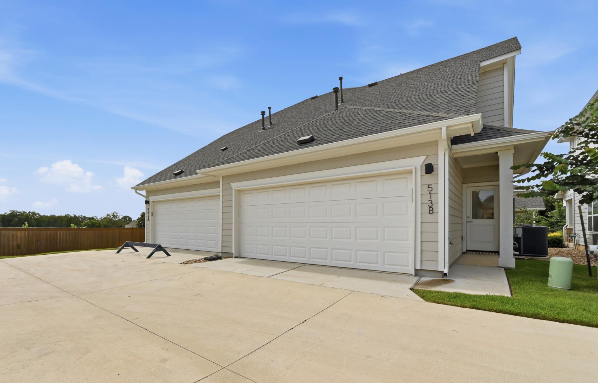 513 Burlington Dr #b Property Photo 24