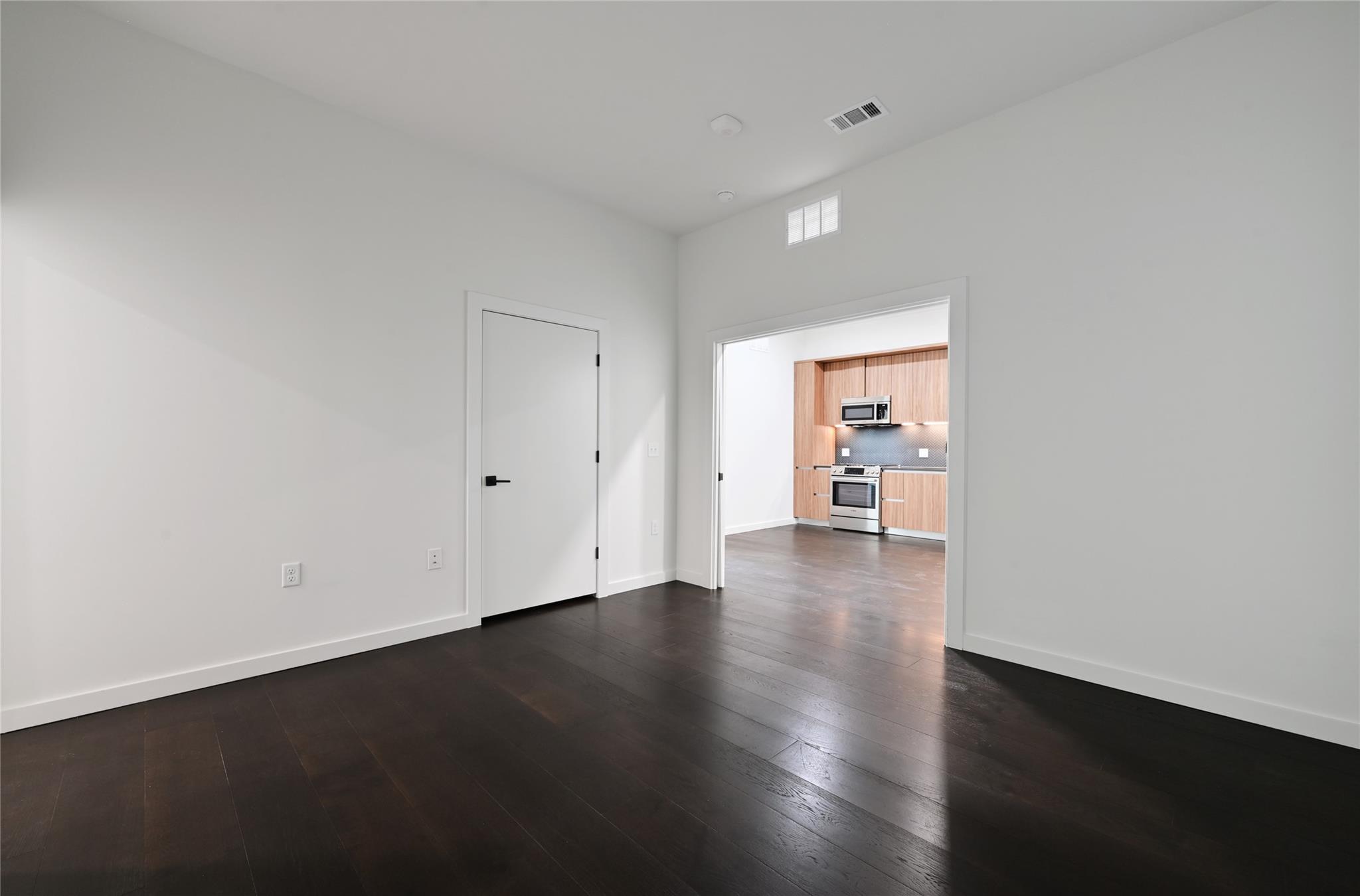 2209 S 1st St #107 Property Photo 18