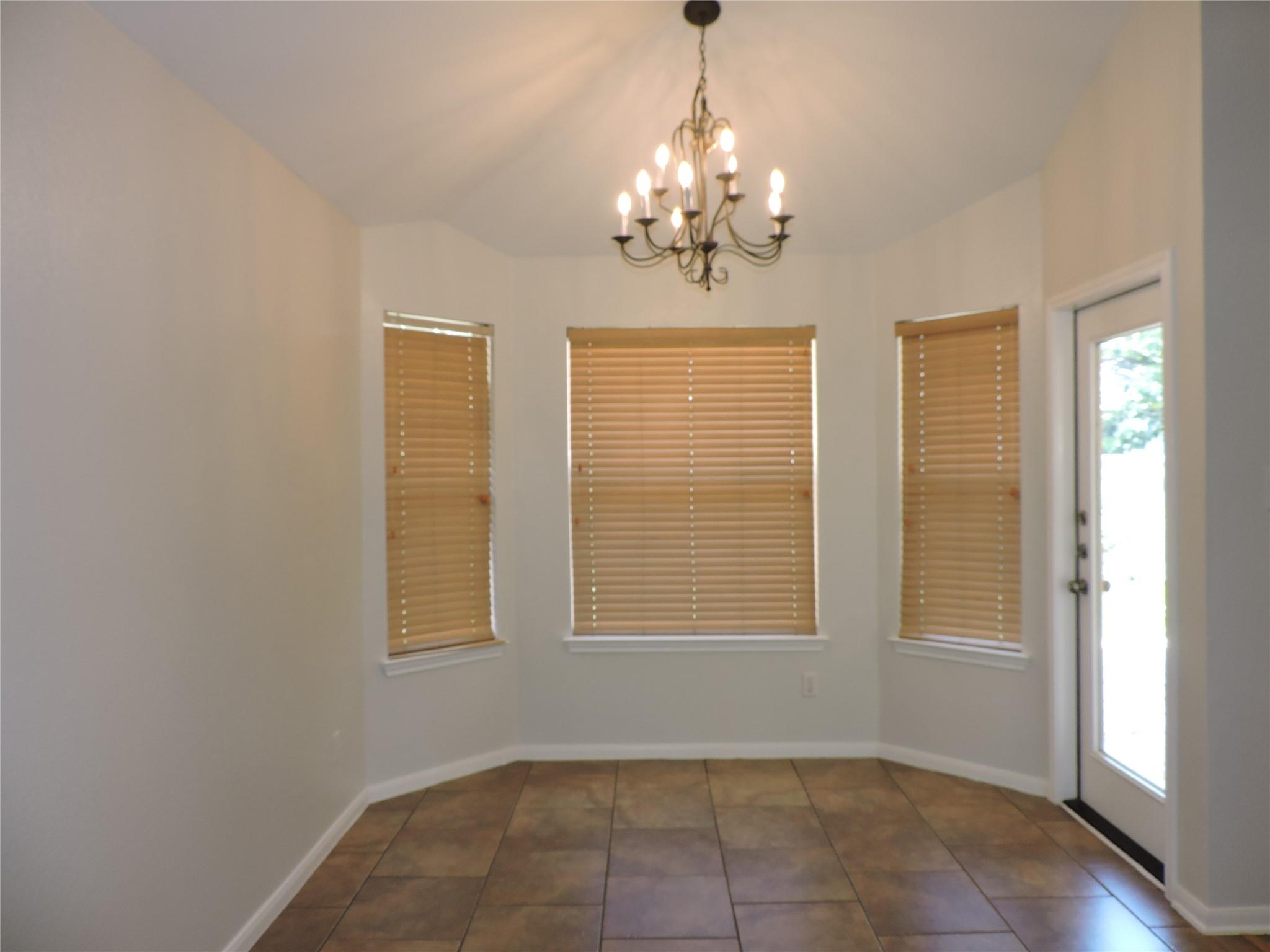 1404 Peachtree Valley Dr Property Photo 7