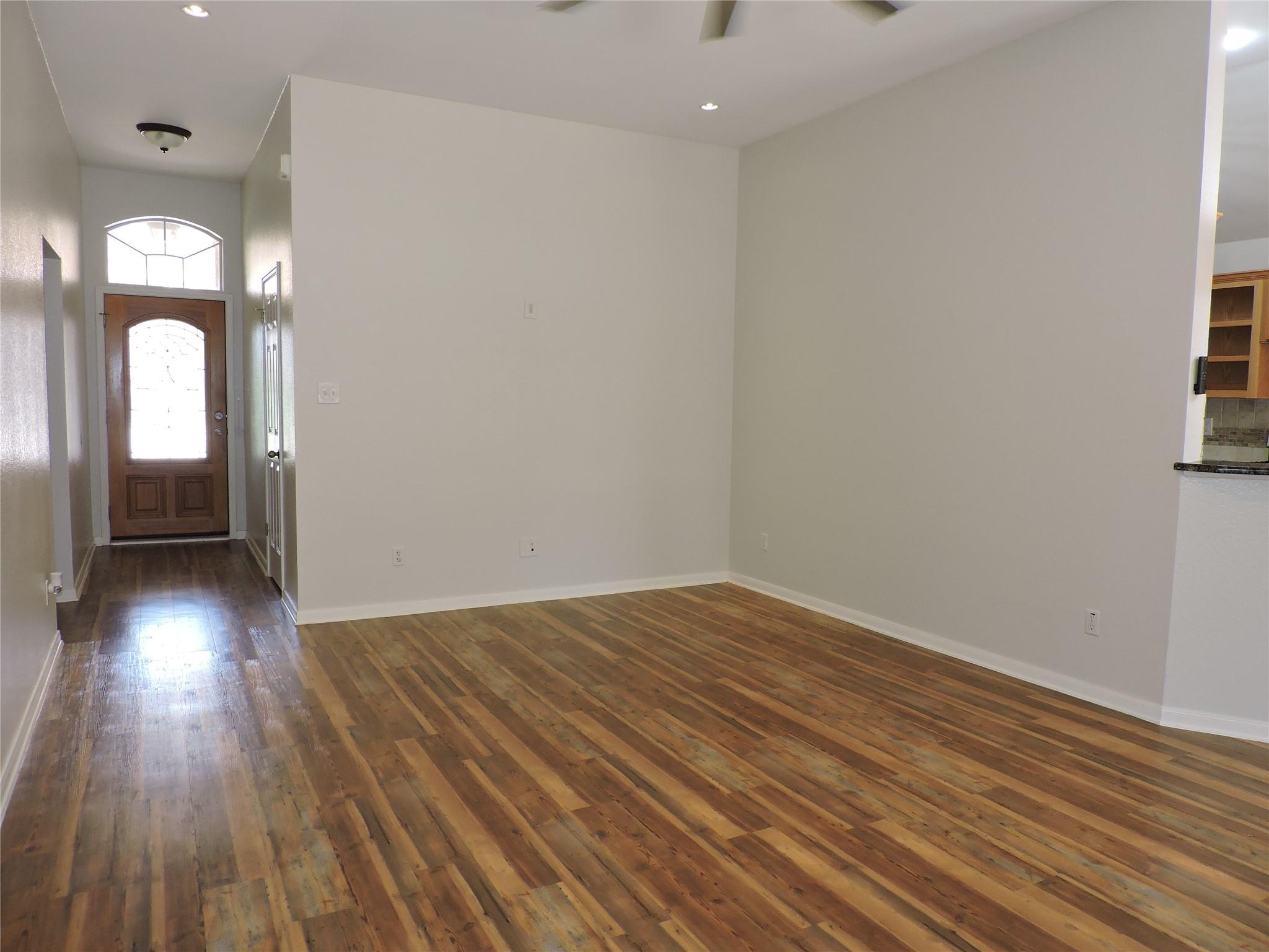 1404 Peachtree Valley Dr Property Photo 8