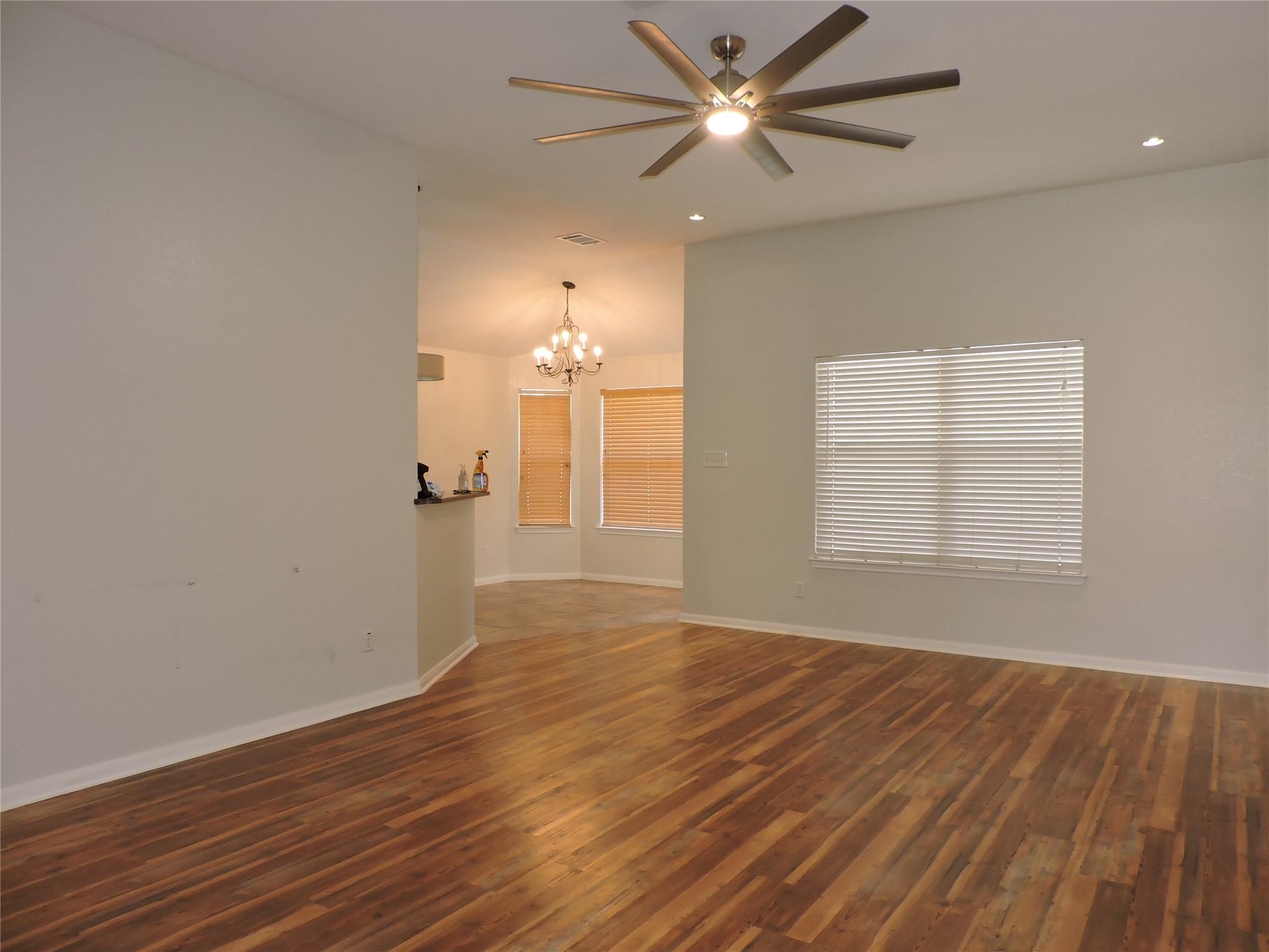 1404 Peachtree Valley Dr Property Photo 9