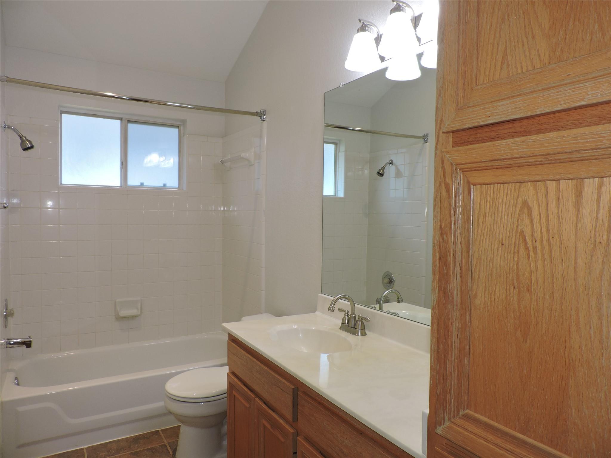 1404 Peachtree Valley Dr Property Photo 12