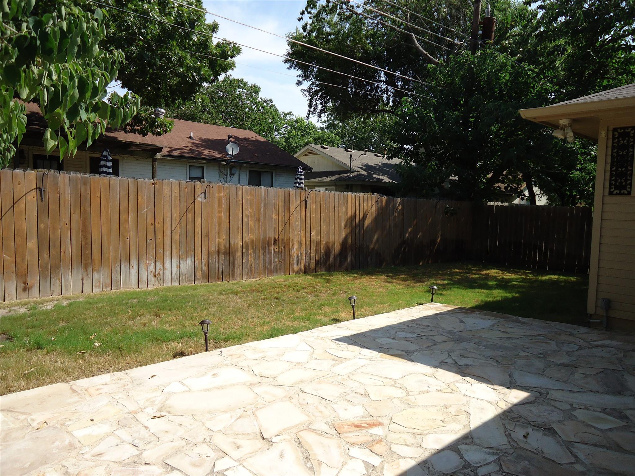 1404 Peachtree Valley Dr Property Photo 21