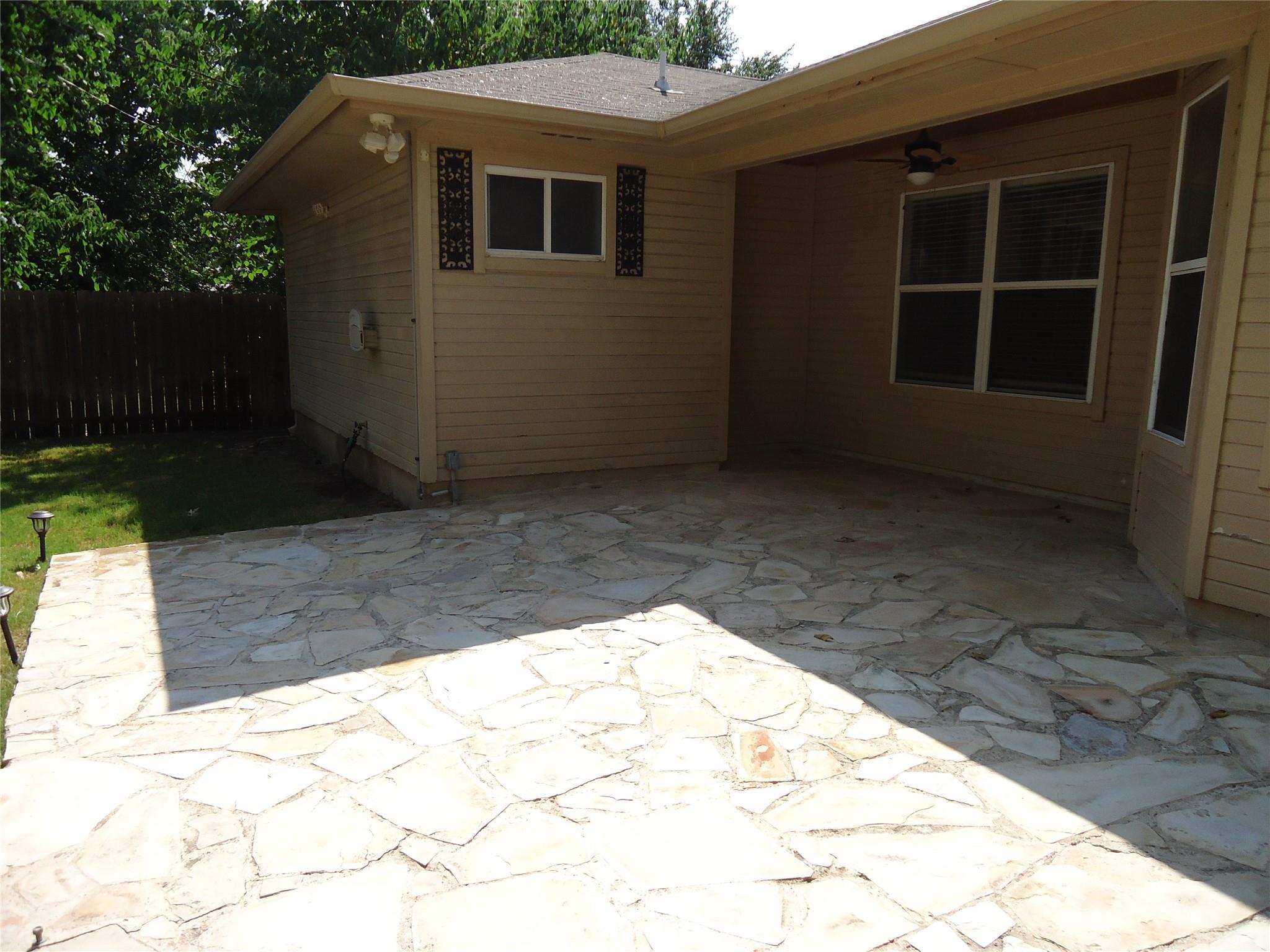 1404 Peachtree Valley Dr Property Photo 22