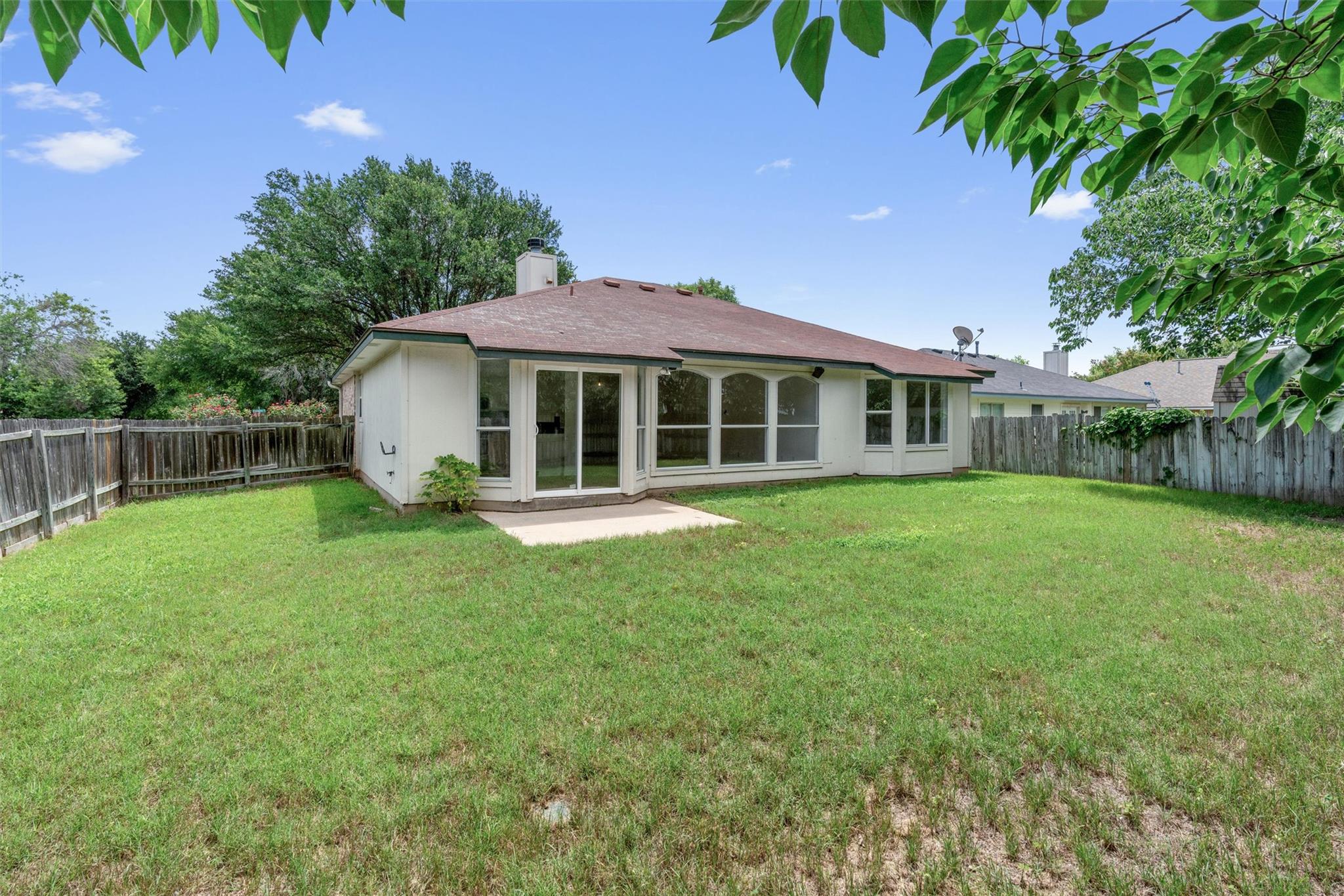 2501 Cynthia Ct Property Photo 18