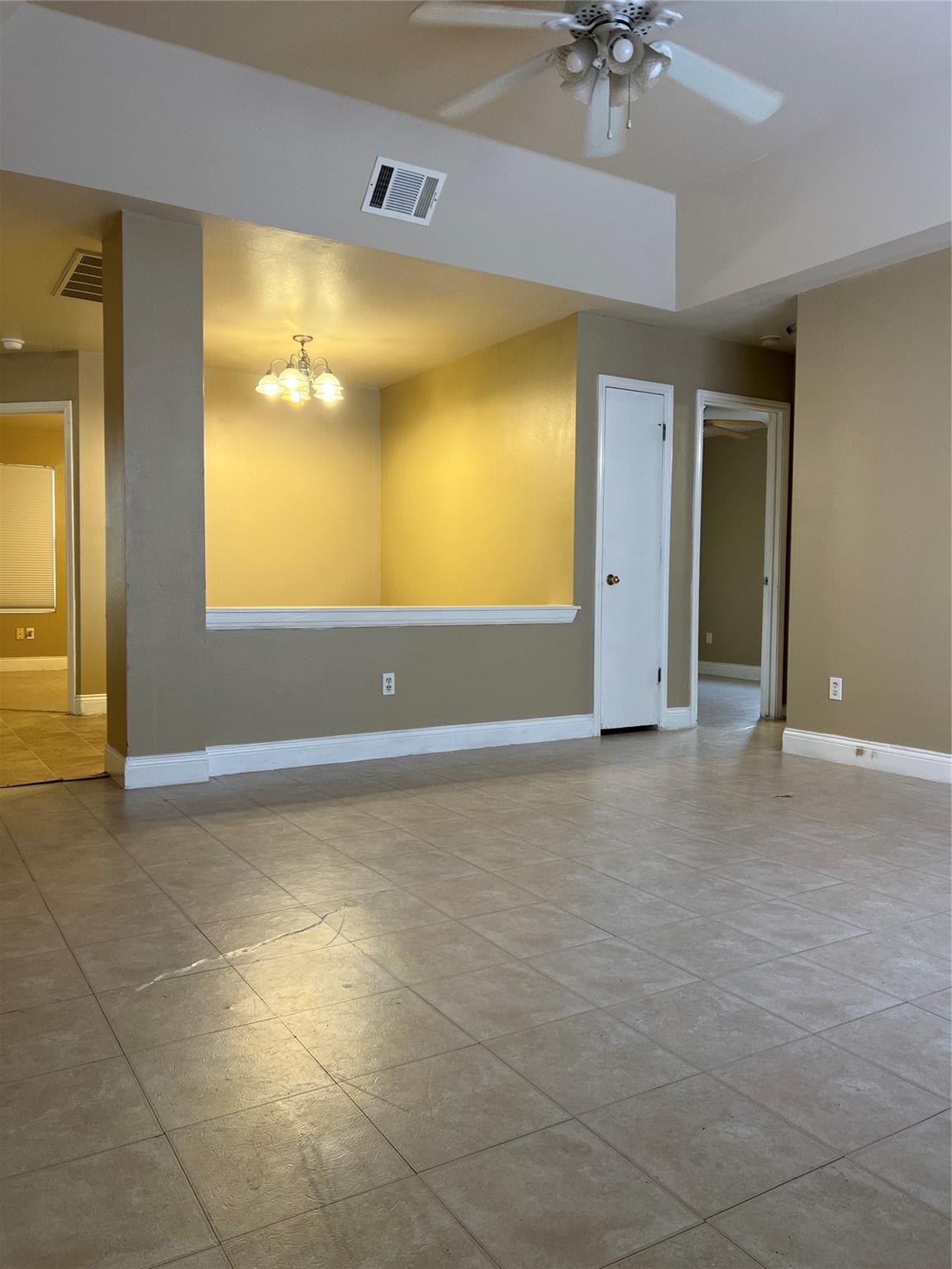 208 Jan Ln Property Photo 3