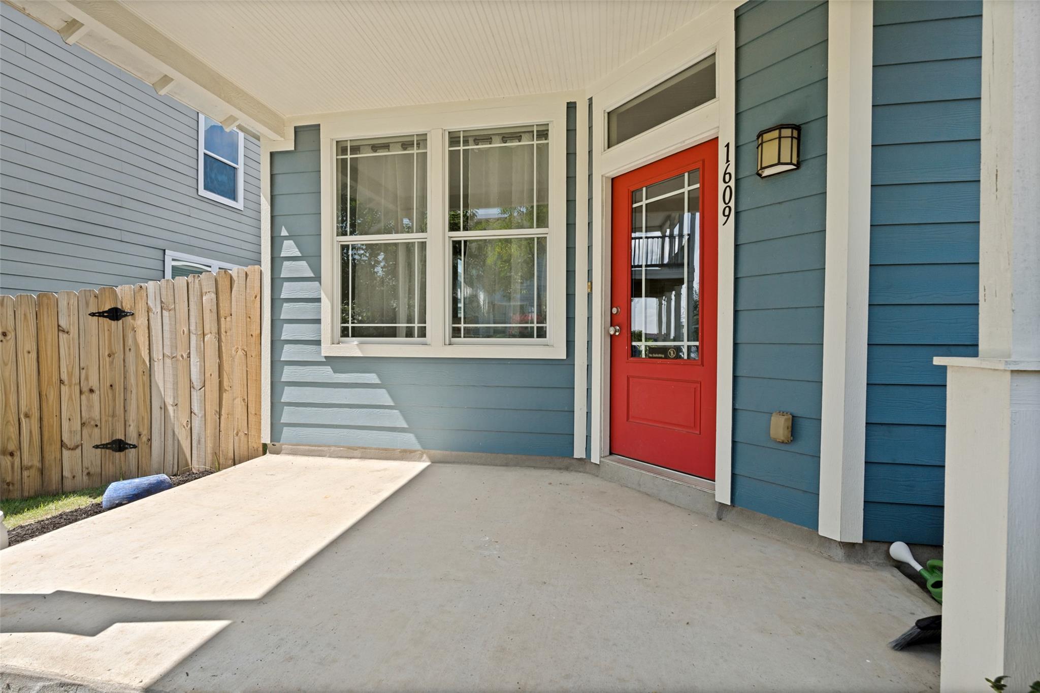 1609 Arbor Knot Dr Property Photo 3
