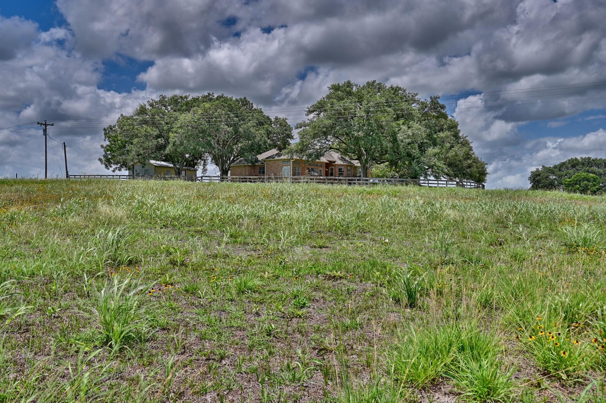 1552 Holub Rd Property Photo 2