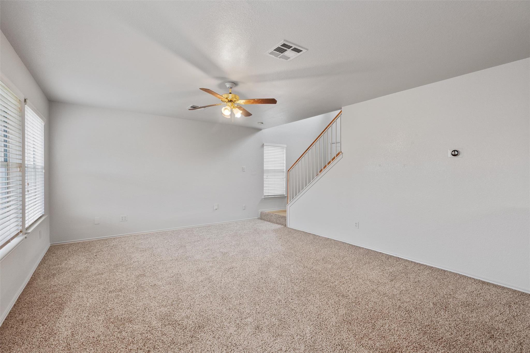 12921 White House St Property Photo 5