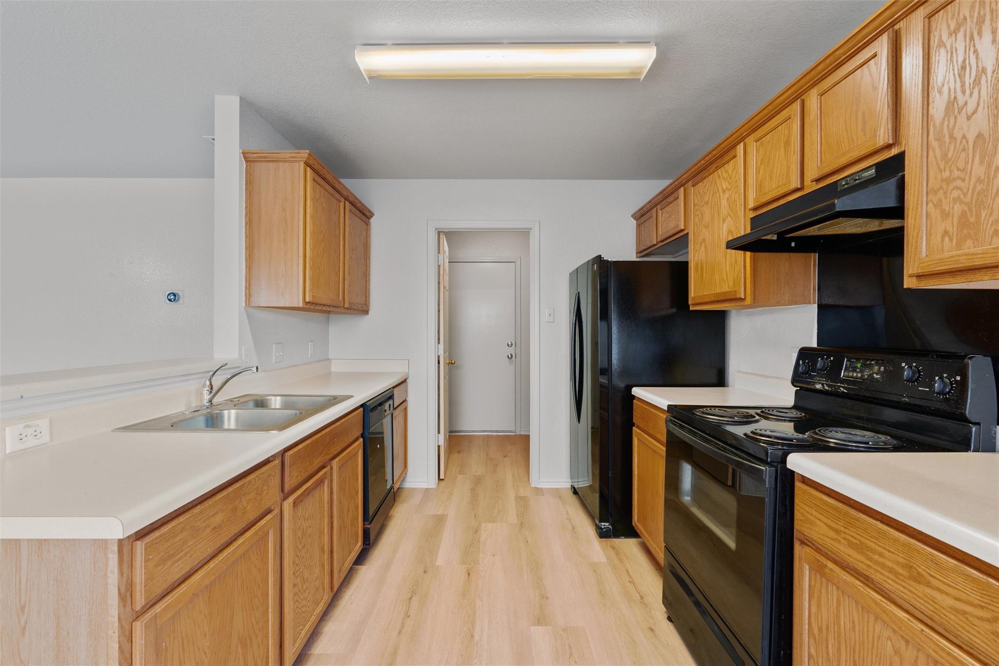 12921 White House St Property Photo 8